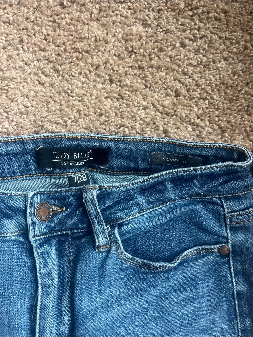 Judy Blue Medium Wash High-Rise Skinny Jeans with Frayed Ankles Size 28 - Picture 5 of 7